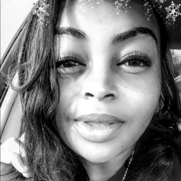 Meet your Posher, Rashida - Picture 1 of 1